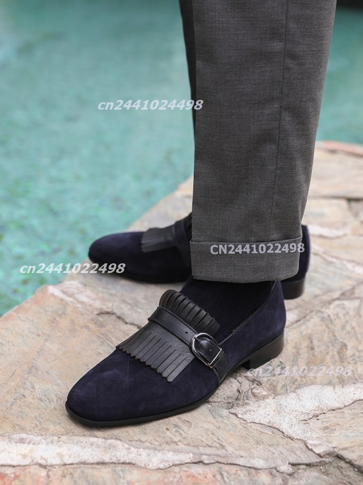 Men'S Shoes Navy Blue - Granatowe zamszowe mokasyny z frędzlami, metalową